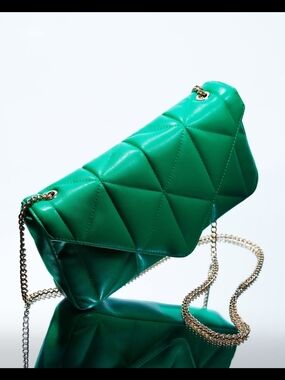 H&M Quilted Emerald Green Chain Clutch